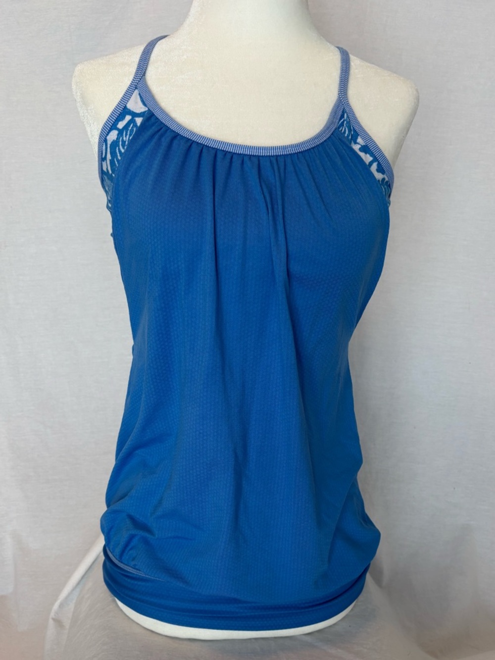 Lululemon Blue Racerback Tank Top Built-In Bra Open Back Athletic Yoga Pilates